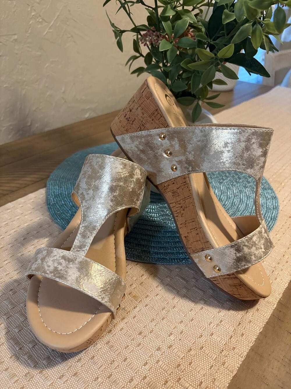 Comfort Est. 1946 Metallic Gold Cork Wedge Sandals Size 9W